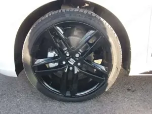 SEAT Ibiza IBIZA FR BLACK EDITION 1.5 TSI DSG NAVI SHZ EPH Bild 4