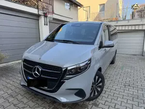 Mercedes-Benz V 300 V300d lang STYLE 4MATIC PANO AHK LED 360°