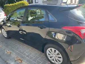 Hyundai i30 i30 blue 1.6 CRDi Classic Navigation Bild 5