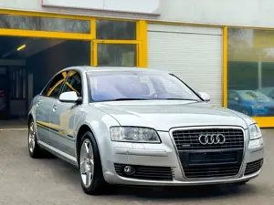 Audi A8 L 4.2 quattro/ACC/LUFT/PANO/AHK/BOSE/LHZ Bild 4
