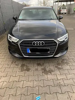 Audi A3 Audi A3 1.6 TDI Scheckheft bei Audi NaviXenonSit