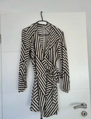 Elegantes Streifenkleid