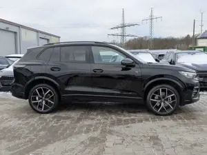 Volkswagen Tiguan 2.0 TDI 4M R-Line PANO*HK*AHK*MATRIX*20" Bild 3