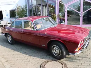 Jaguar XJ 6 4.2 Serie 1 Oldtimer Bild 2