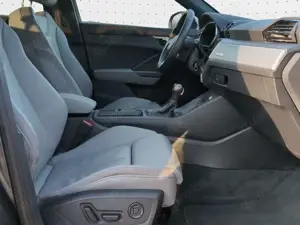 Audi Q3 40 TDI qu 2 S line S tro*Sonos*Pano Bild 4