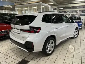 BMW X1 sDrive20i M Sport Pano Aktivsitz Memory H/K Travel Bild 3