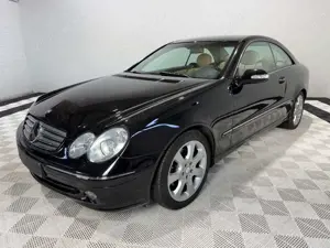 Mercedes-Benz CLK 320 AVANTGA.°DESIGNO°Keyless°Standheiz.°AHK