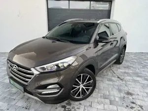 Hyundai TUCSON 1.6 Turbo Passion +4WD CARPLAY LED USB SH Bild 2