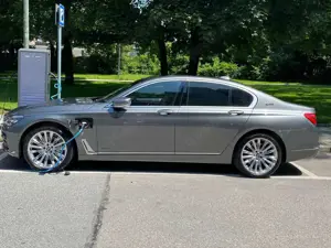BMW 740