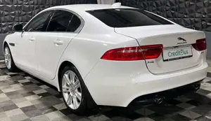 Jaguar XE Pure, Navi, Sitzheizung, Tempomat, Xenon Bild 5