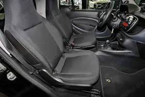 smart forTwo smart EQ DIGITALES RADIO+TEMPOMAT Bild 3