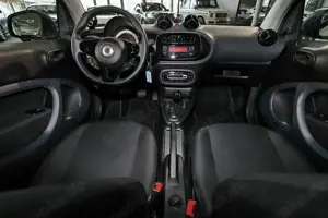smart forTwo smart EQ DIGITALES RADIO+TEMPOMAT Bild 4