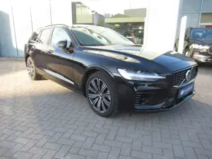 Volvo V60 T8 Recharge AWD Ultra Dark Automatik