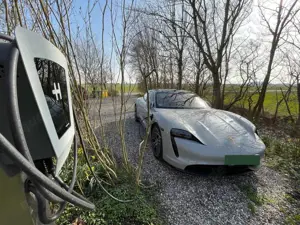 Porsche Taycan Taycan 4S Performancebatterie Plus Bild 2