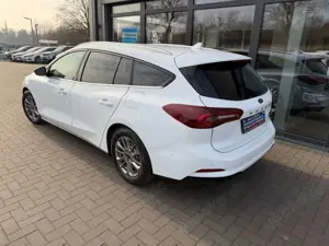 Ford Focus Turnier 1.5TDCI Titanium X AUTOMATIK*LED* Bild 5
