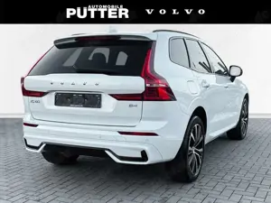 Volvo XC60 B4 Benzin Plus Dark 20'' AHK ACC Harman DAB Rückfa Bild 2