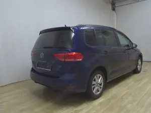 Volkswagen Touran 2.0 TDI Comf. Navi RFK ACC Keyless Shz Bild 4