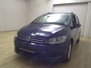 Volkswagen Touran 2.0 TDI Comf. Navi RFK ACC Keyless Shz Bild 2
