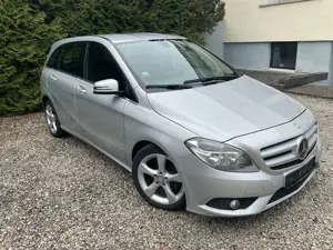 Mercedes-Benz B 180 B 180 CDI (BlueEFFICIENCY)