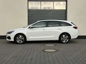 Hyundai i30 Comfort 1,0 T-GDI 84KW Navi Bild 2