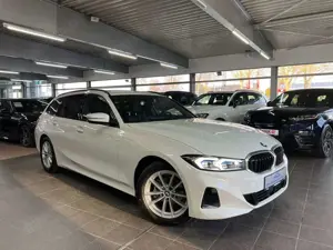 BMW 318 318d Touring Innovation+Sensatec+AHk+ACC+KEYLESS