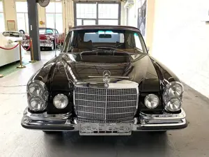 Mercedes-Benz 280 SE 3.5 Cabrio - Restauriert wie neu Bild 3