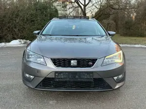 SEAT Leon ST 2.0 TDI FR DSG Matrix Panorama Automatik Bild 2