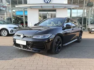 Volkswagen Passat R-Line 2,0 TDI SCR (150 PS) DSG *AHK*BLAC Bild 2