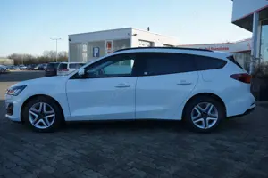Ford Focus Turnier 1.5 EcoBlue Aut. LED Navi Bild 4