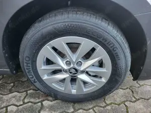 Skoda Fabia 1.0 MPI 130 JAHRE+KAMERA+ALU+5J.GARANTIE+ Bild 5