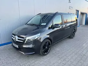 Mercedes-Benz V 300 LANG AIRMATIC PANO LIEGEPAKET EL.TÜREN AHK