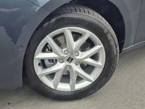 SEAT Leon 1.5 eTSI DSG Road Edition Navi ACC ParkAssist LED Bild 4