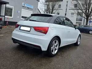 Audi A1 Sport S-Tronic, Navigation MMI, TÜV Neu, Winter Bild 2