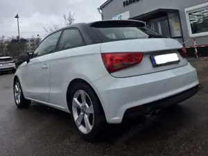 Audi A1 Sport S-Tronic, Navigation MMI, TÜV Neu, Winter Bild 4