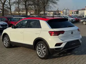 Volkswagen T-Roc 1.5 TSI Sport °LED°ACC°R-Kamera°Keyless° Bild 4