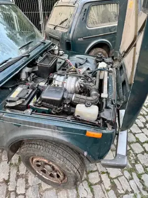 Lada Niva Set aus 1  Lada + 1/2 Lada + Ersatzteile Bild 2