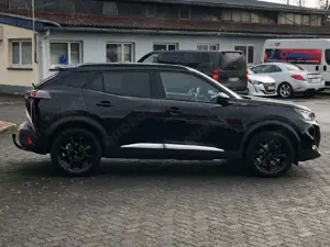 Peugeot 2008 GT Bild 2