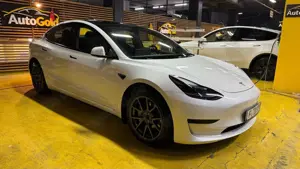 Tesla Model 3 RWD Hinterradantrieb Bild 2
