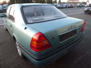 Mercedes-Benz C 180 Bild 5