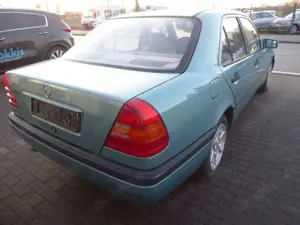 Mercedes-Benz C 180 Bild 4