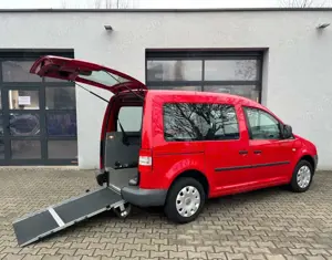 Volkswagen Caddy 1,9 TDI Behindertengerecht Rollstuhlrampe 3+1