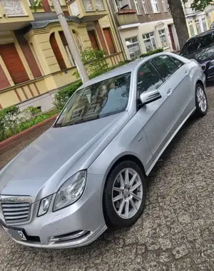 Mercedes-Benz E 350 E 350 CDI DPF BlueEFFICIENCY 7G-TRONIC Elegance