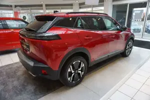 Peugeot 2008 Allure AUTOMATIK, LED, NAVI, SITZHEIZUNG Bild 3