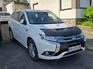 Mitsubishi Outlander Outlander Plug-In Hybrid 2.0 4WD Plus Bild 3