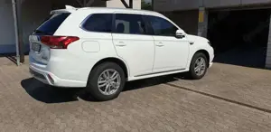 Mitsubishi Outlander Outlander Plug-In Hybrid 2.0 4WD Plus Bild 5