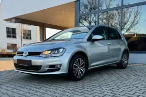Volkswagen Golf 7 110PS Allstar AUTOMATIK*BI-XENON*SHZ*PDC*