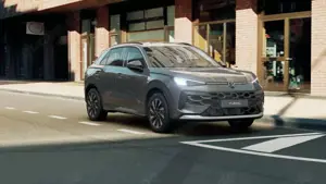 Volkswagen T-Roc Life 1.5 eTSI SITZHZ+ACC+PDC+RFK+CARPLAY Klima