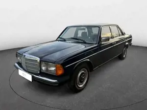 Mercedes-Benz 230 E W123-Automatik-Restauriert-H Kennzeichen