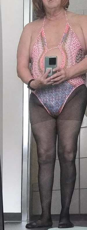 Süsser älterer Crossdresser möchte tol. Frau verwöhnen 