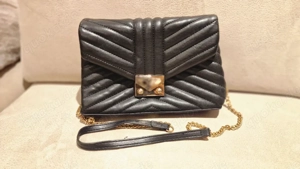 Mango Umhängetasche schwarz   gesteppt mit goldener Kette